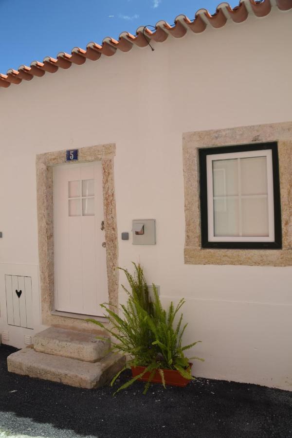 Classic Lisbon Homes: Bright & Central In Belem Exterior foto
