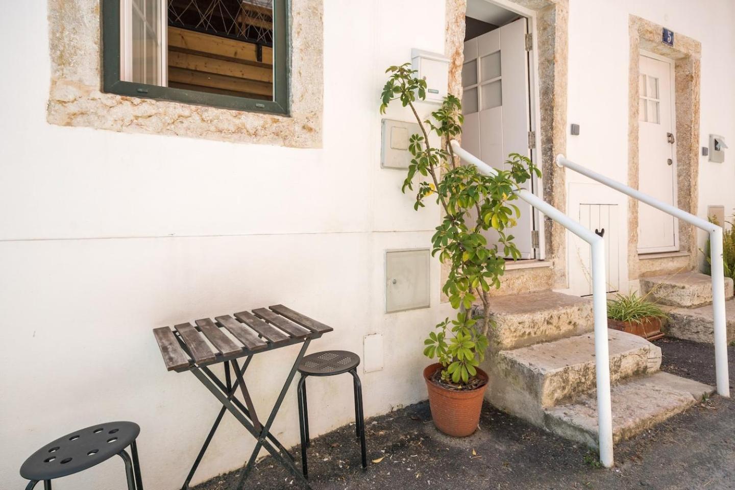 Classic Lisbon Homes: Bright & Central In Belem Exterior foto
